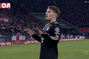 霸气！17岁卡尔冷静低射+双手下压庆祝，6000万身价德甲已4球2助