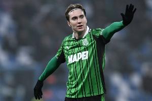 迪马济奥:佛罗伦萨希望租借萨索洛中场,若保级成功1200万欧买断 迪马济奥:佛罗伦萨希望租借萨索洛中场,若保级成功1200万欧买断