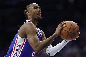 投得够准！马克西7记三分球拿下29分5板6助3断 首节16分