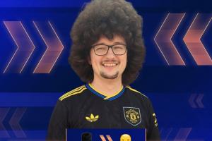 德转与曼联“蓄发哥”联动:距离加盟俱乐部还差两场 德转与曼联“蓄发哥”联动:距离加盟俱乐部还差两场