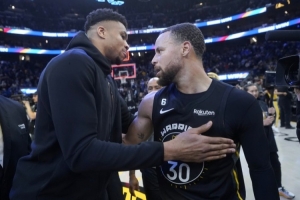 白巧克力：字母哥去尼克斯对NBA很棒 但我猜他想和库里合作