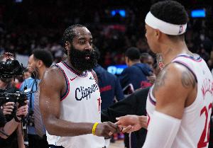 还有转机?名记:哈登离开快船的交易 目前还没有定论 还有转机?名记:哈登离开快船的交易 目前还没有定论